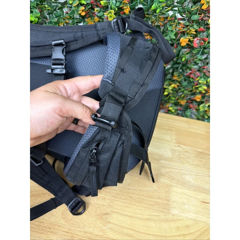 Arva Explorer 18 Liter Hiking Trail Backpack‎ Outdoors Black White